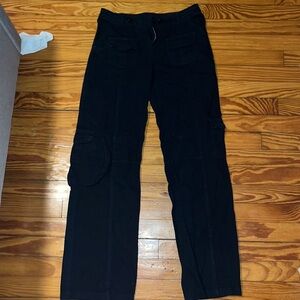 Navy blue Brandy Melville cargo pants, never worn. Absolutely adorable!